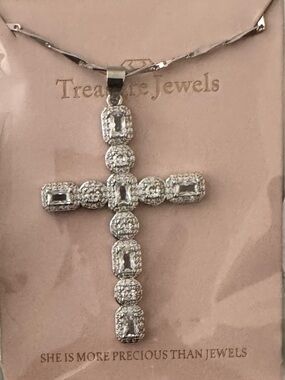 Treasure Jewels NWT Heavenly Silver Necklace